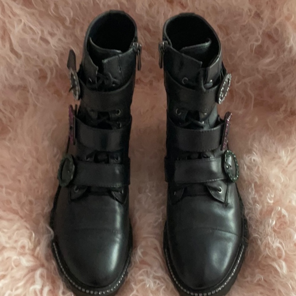 Jessica Simpson boots worn 1 time